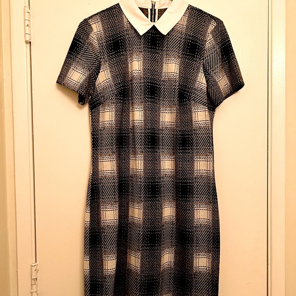 Tommy Hilfiger Dresses & Skirts - Tommy Hilfiger B&W Collar Dress